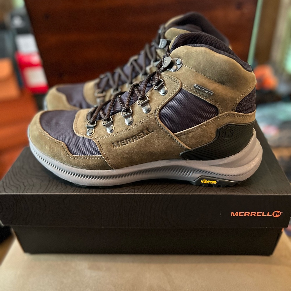 Merrell Men's Tan and Black Outdoor Boots
